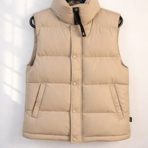 Aritzia - The Super Puff Original Beige Vest in SMALL
